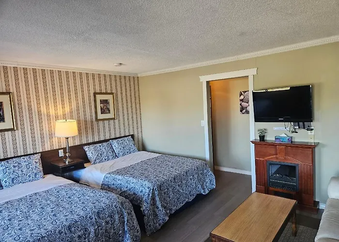 Schooner Motel