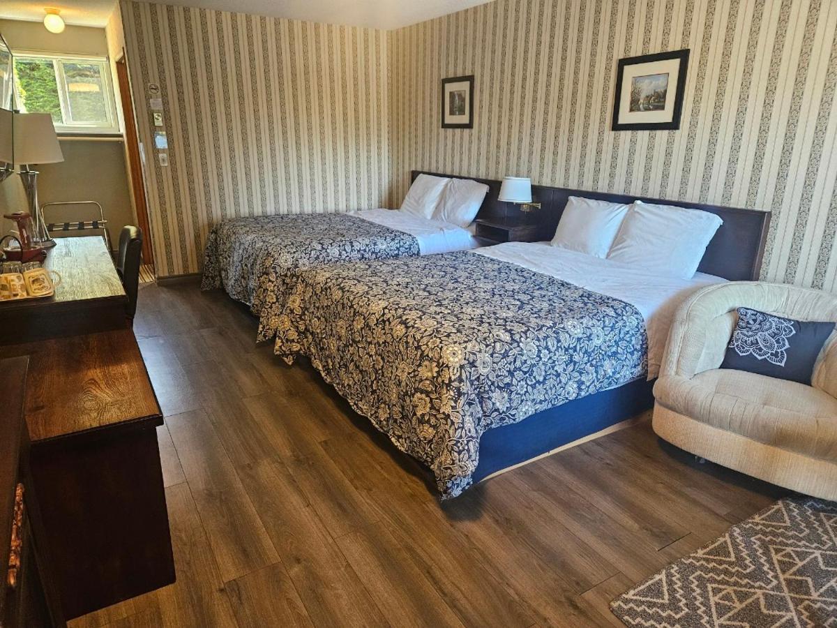 Motel Schooner